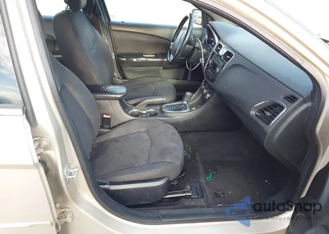 2013 Chrysler 200 Touring z USA, uszkodzony, nr VIN 1C3CCBBB4DN656200